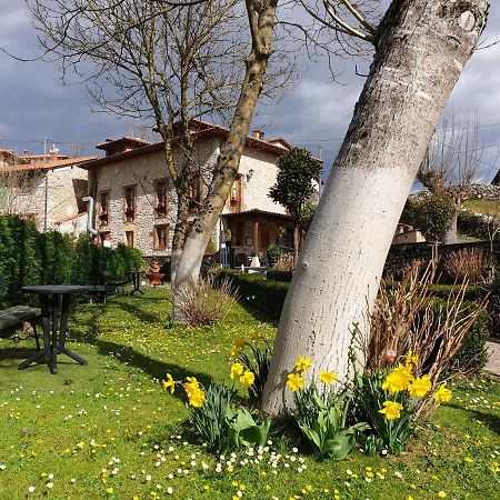 La Casona Del Jou Guest House Ortiguero Ngoại thất bức ảnh