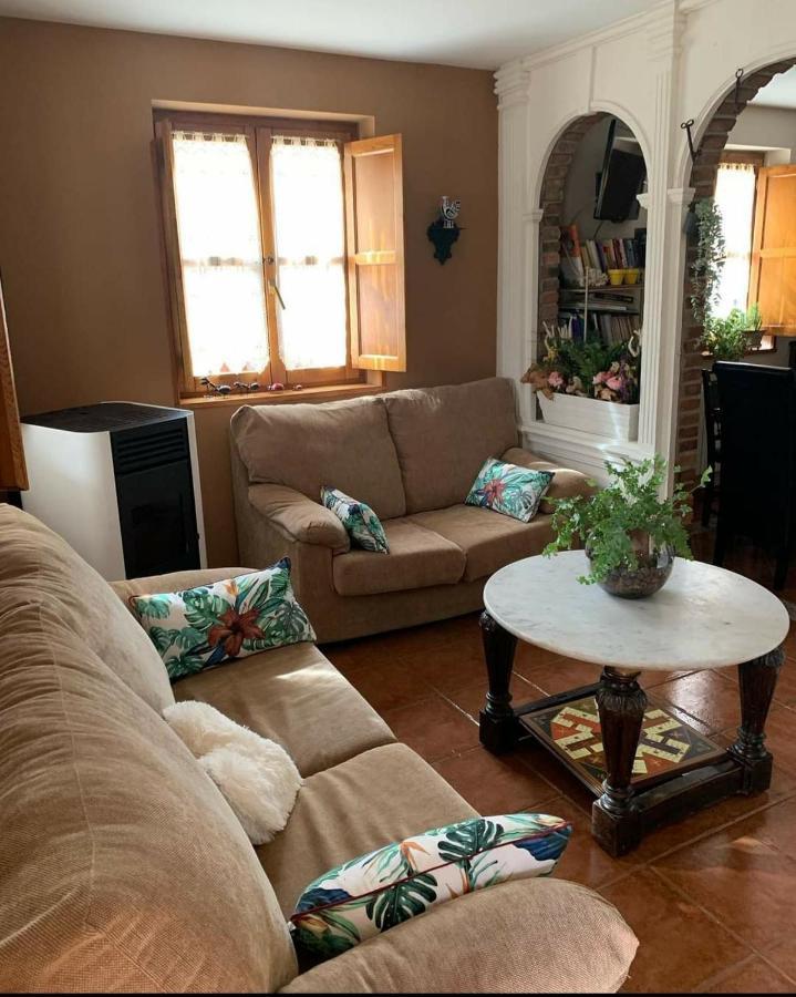 La Casona Del Jou Guest House Ortiguero Ngoại thất bức ảnh